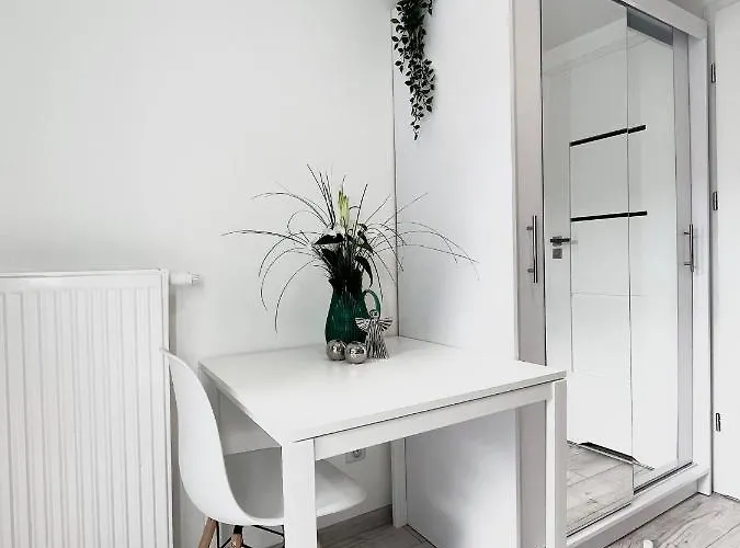 Goplanska Free Parking Self Check-in 24h * Познань