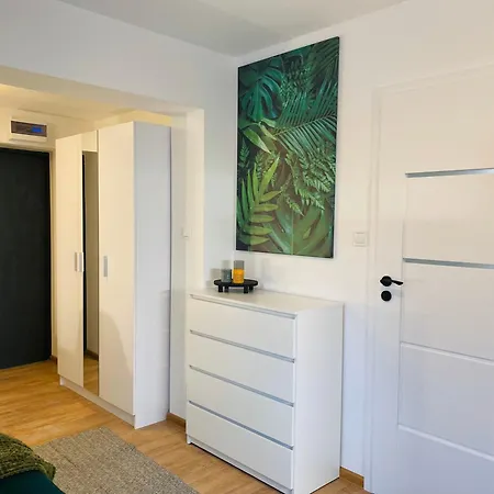 Goplanska Free Parking Self Check-in 24h Познань